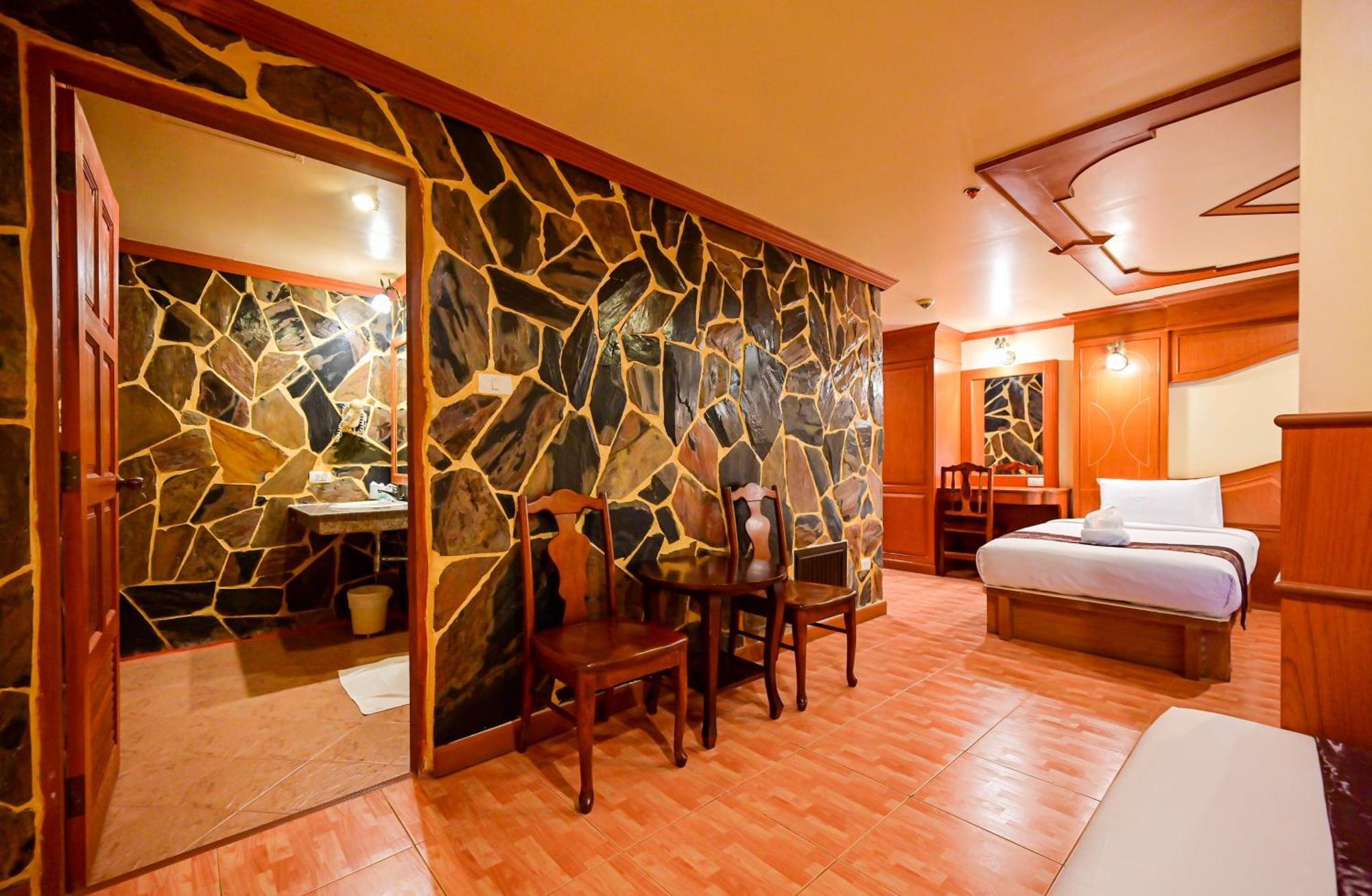 Tiger Complex Hotel Patong 外观 照片