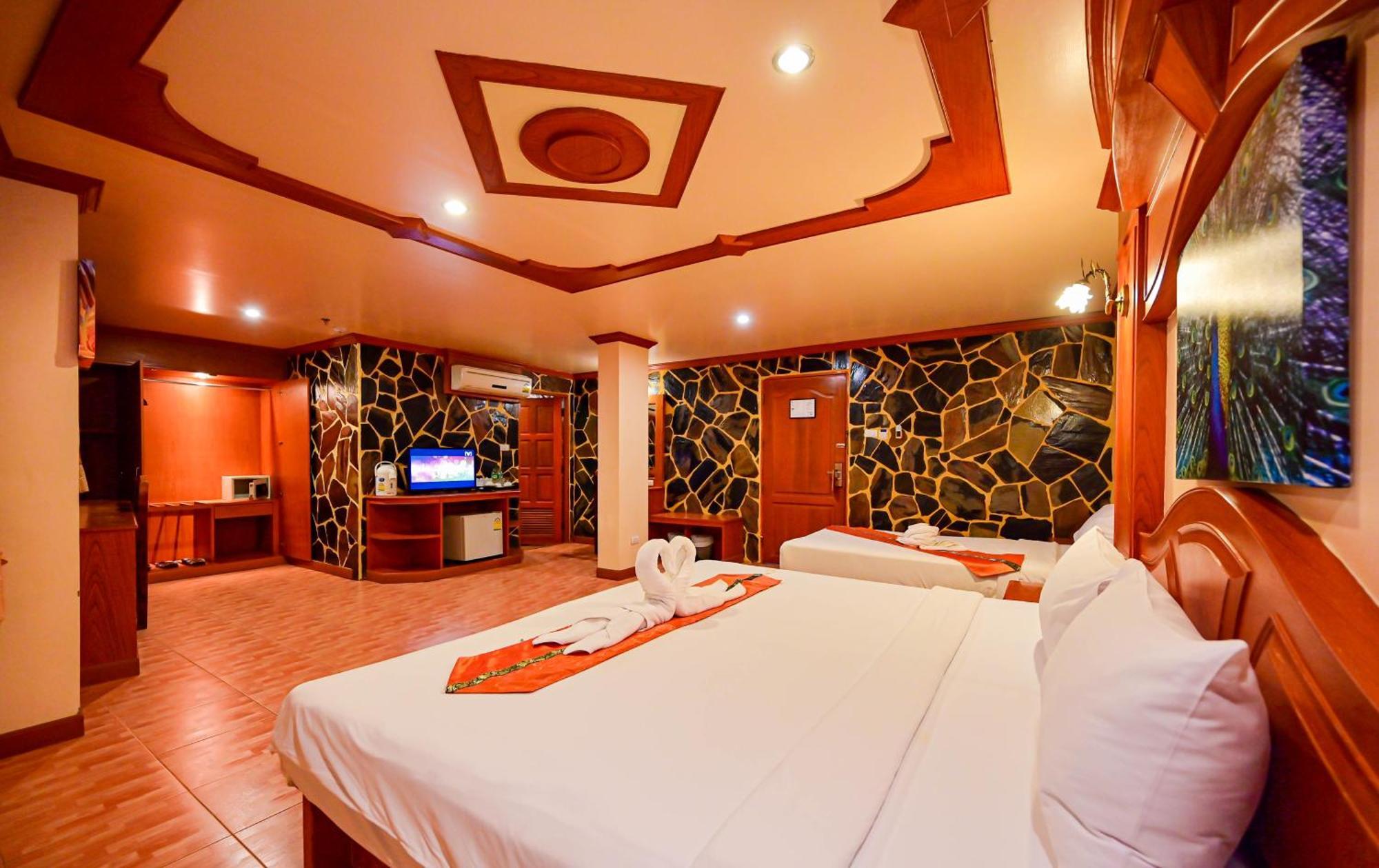 Tiger Complex Hotel Patong 外观 照片