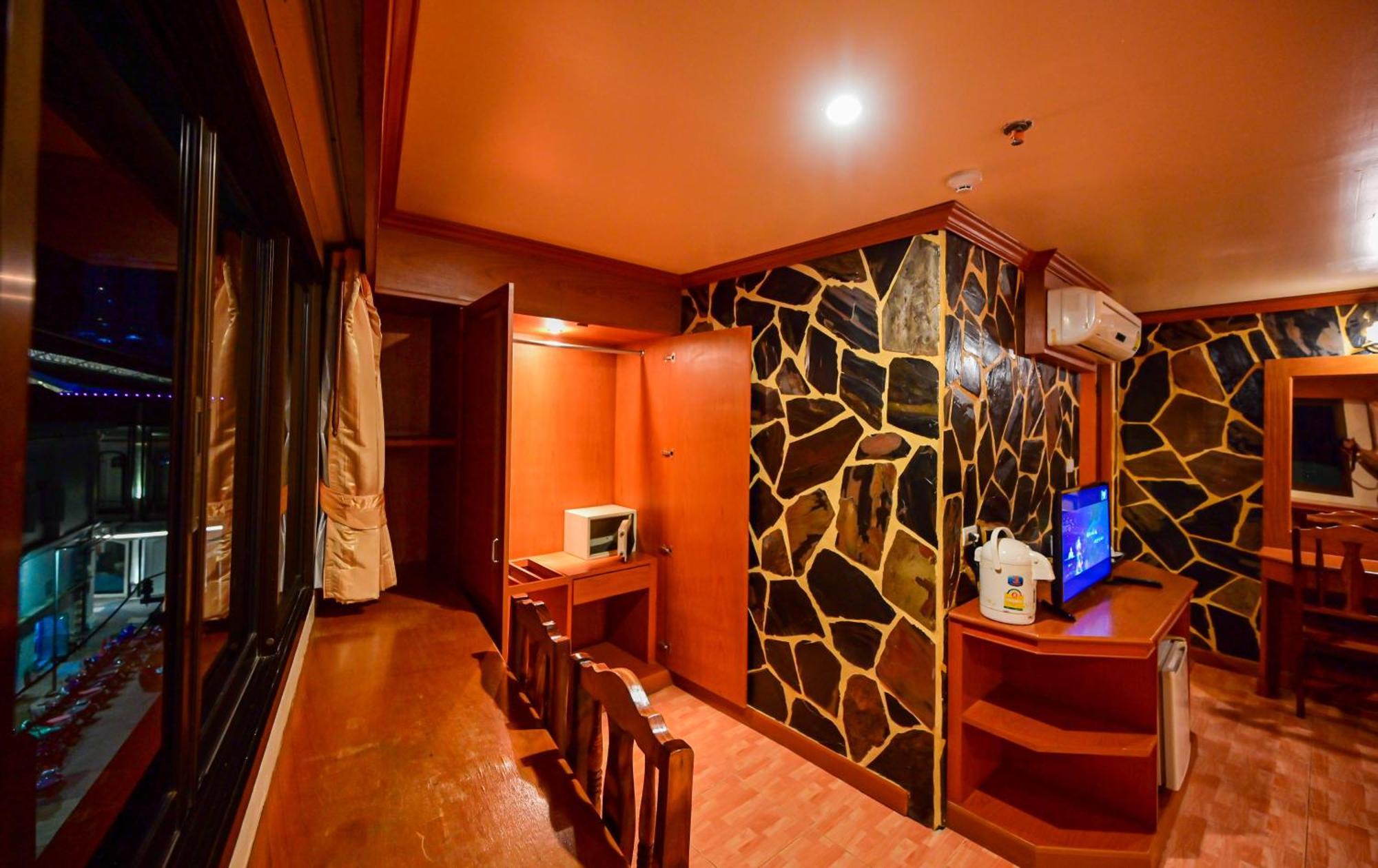 Tiger Complex Hotel Patong 外观 照片