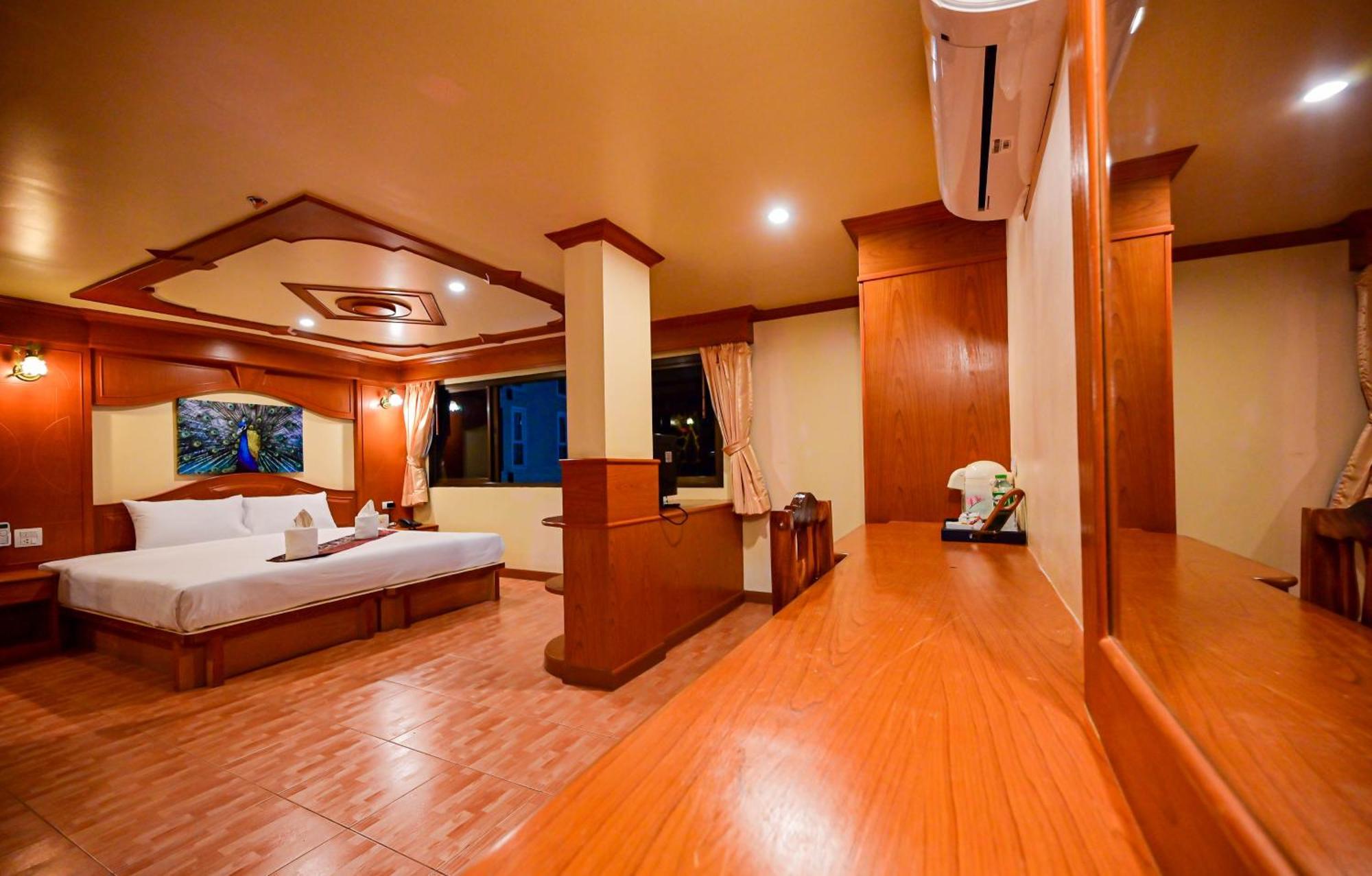 Tiger Complex Hotel Patong 外观 照片